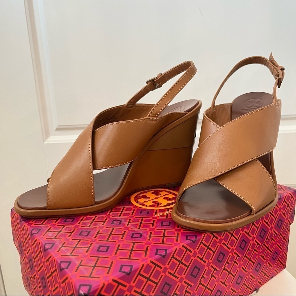 𝅺tory Burch Royal Gabrielle Crisscross Leather Sandals - Picture 2 of 8